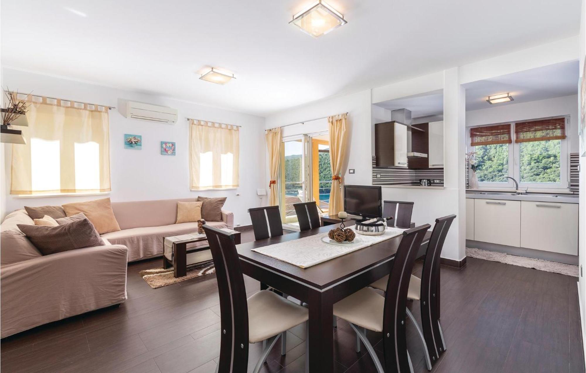 Gorgeous Apartment In Labin With Kitchen Eksteriør billede
