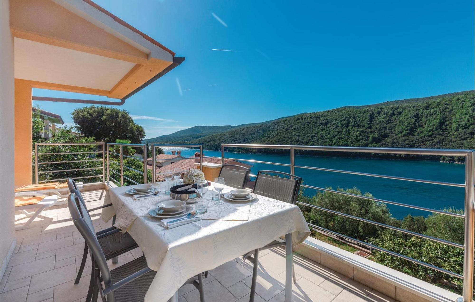 Gorgeous Apartment In Labin With Kitchen Eksteriør billede