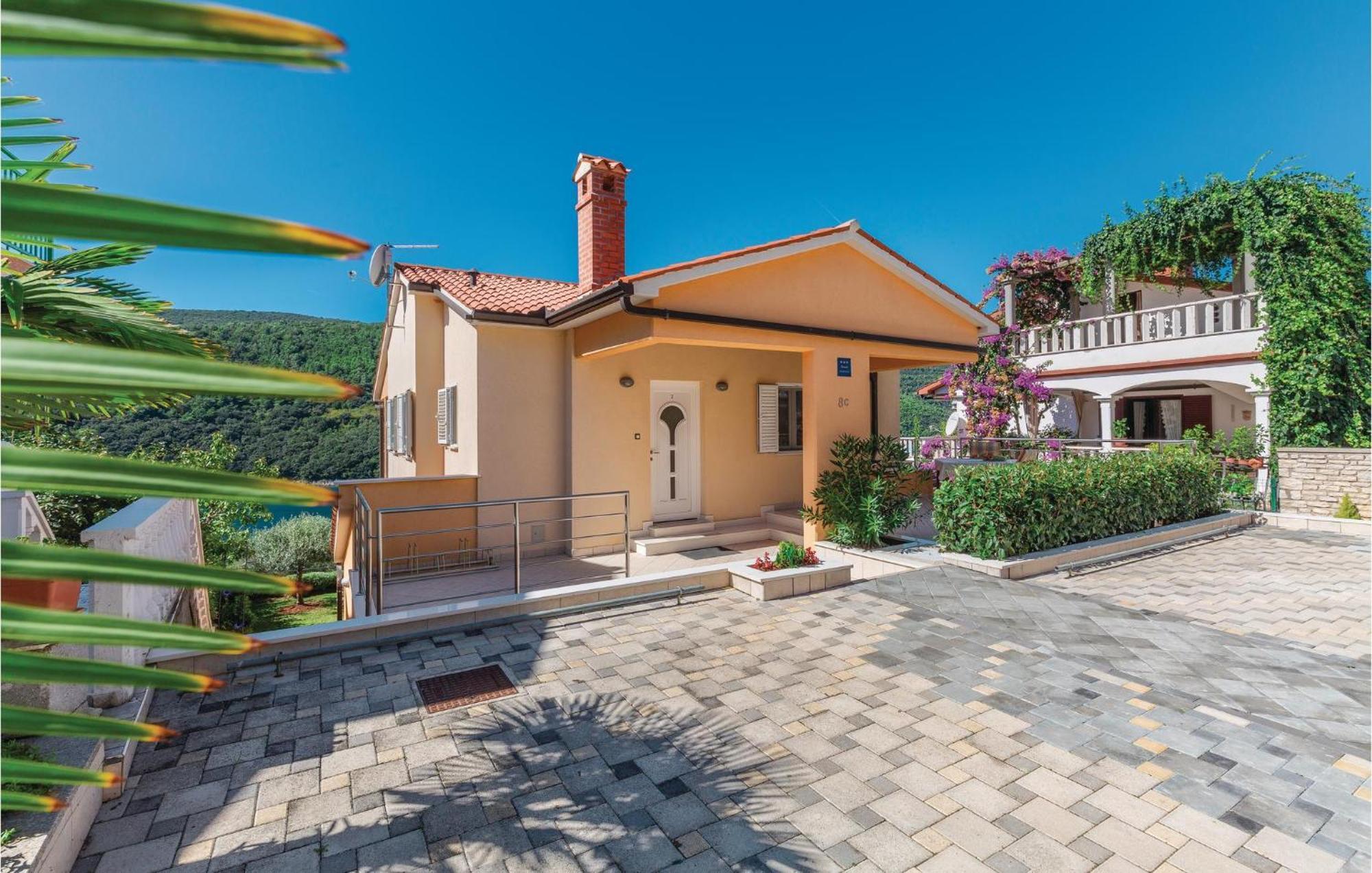 Gorgeous Apartment In Labin With Kitchen Eksteriør billede